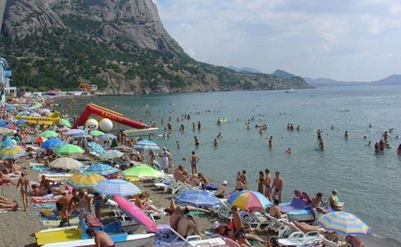 Туристы в Крыму находятся в среднем два с половиной дня
