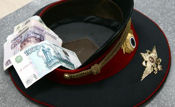 Евпаторийцу дали 90 тысяч рублей штрафа за попытку подкупа полиции