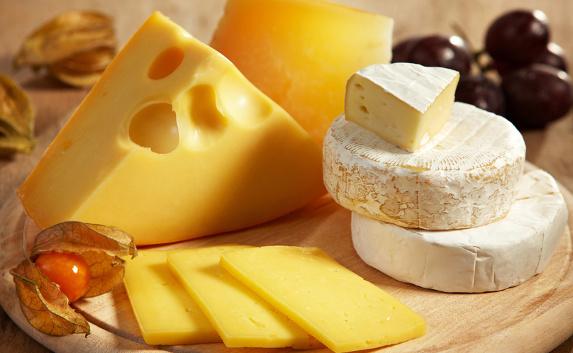 В Крым из Украины не пропустили восемь тонн сыра и масла