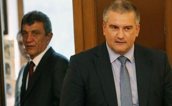 Аксёнов вновь обогнал Меняйло в рейтинге губернаторов