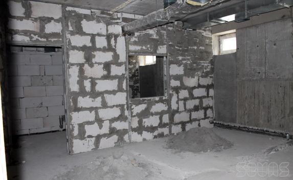 В Севастополе вместо подпорной стенки и телецентра строили дом