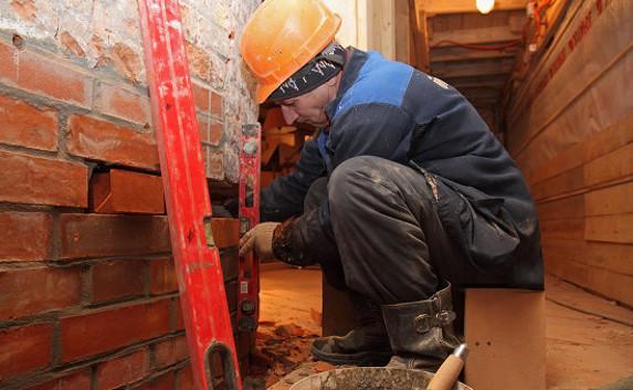 В Севастополе установили минимальную зарплату строителей