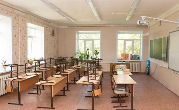 В Крыму при ремонте двух школ были присвоены 400 тысяч рублей
