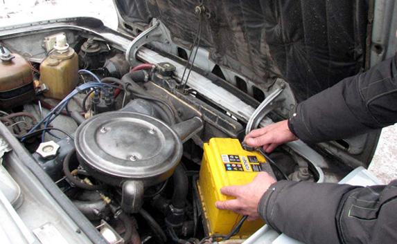 В Крыму мужчина украл аккумулятор из автомобиля односельчанина