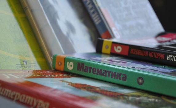​Севастопольские школьники получат учебники «по наследству»