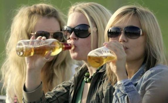 В России хотят повысить штрафы за распитие алкоголя на улице