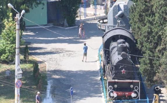 В Севастополе «поплыл» памятник бронепоезду «Железняков»
