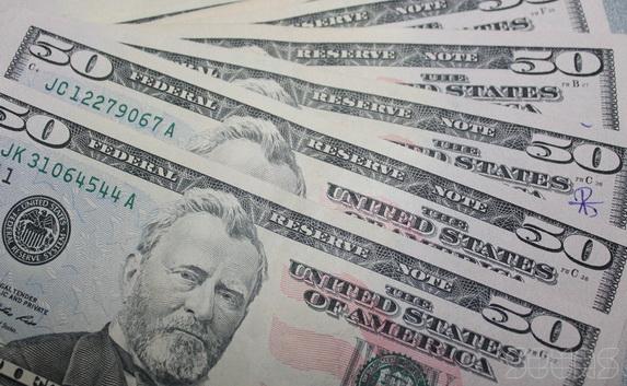 В Крыму сотруднику таможни давали десять тысяч долларов взятки