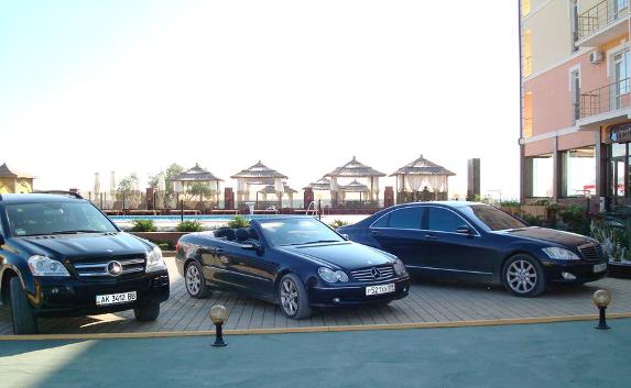 Цены на платных парковках Крыма доходят до 200 рублей за место