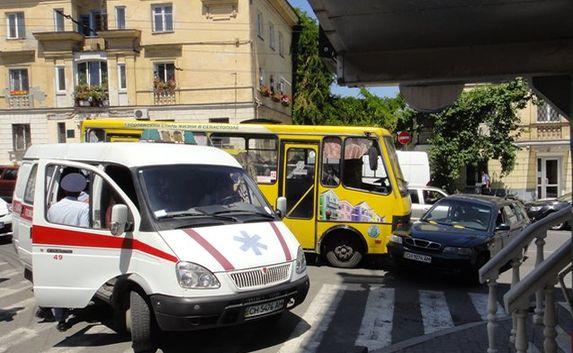 В ДТП с «топиком» в Севастополе пострадала пассажирка такси