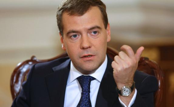 Медведев предложил пополнить ряды правительства Крыма и Севастополя
