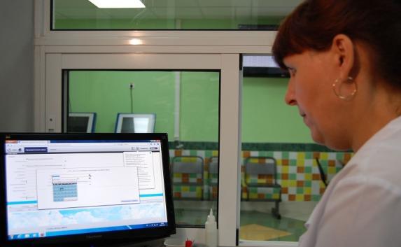 Больницы Крыма получили «дефицитные» компьютеры