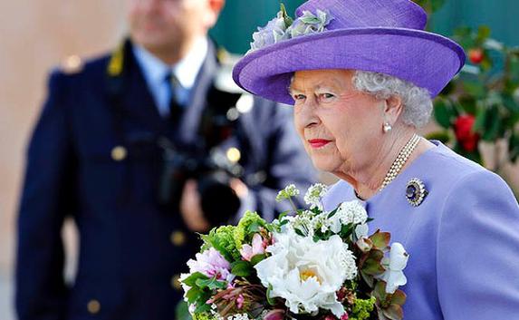 Наци-приветствие Елизаветы II привело к мировому скандалу