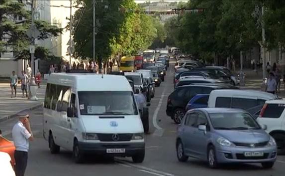 ГИБДД Севастополя отучит водителей парковаться «ёлочкой»