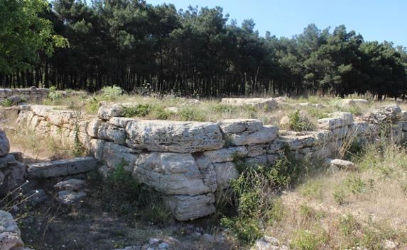 ​В Севастополе археологи откопали древнегреческую усадьбу