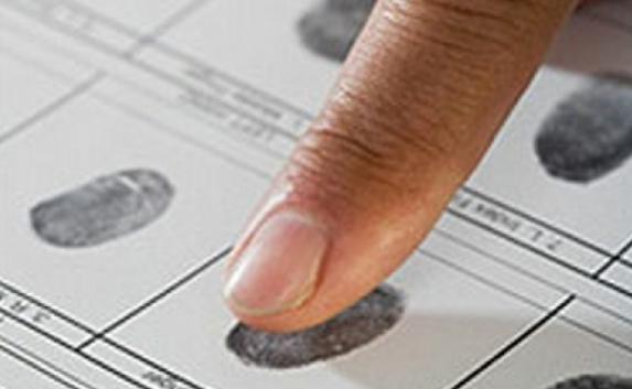 В Крыму предлагают добровольно зарегистрировать отпечатки пальцев 