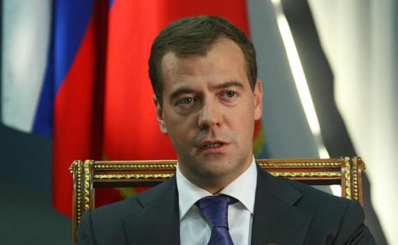 Медведев: Россия выступает за целостность Украины без Крыма