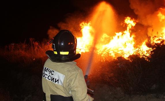 ​В Севастополе тушили крупный пожар 