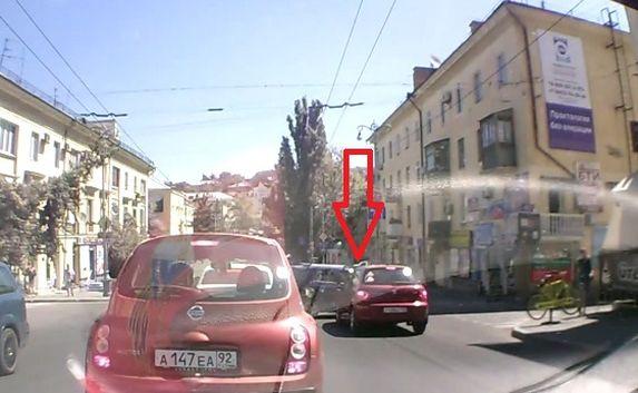 Две иномарки «не поделили» перекрёсток в Севастополе