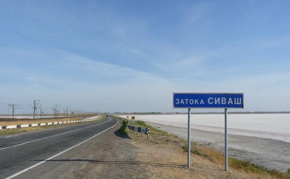 ​Монах переплыл залив Сиваш, чтобы вернуться из Украины в Крым