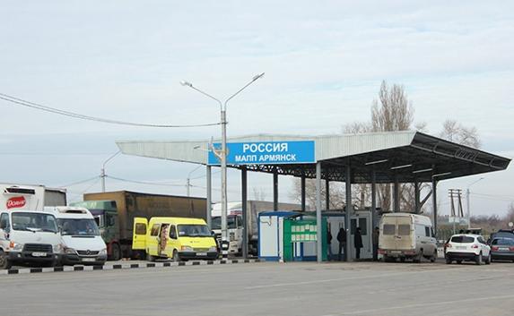 Продукты из Украины незаконно «едут» на «материк» РФ через Крым