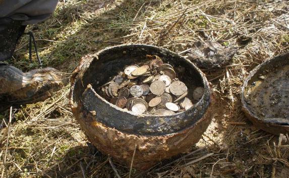 ​В центре Москвы обнаружили клад с монетами XVII века