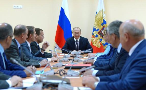 В Севастополе Путин призвал очистить власть от коррупционеров