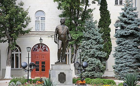 ​Памятник адмиралу Ушакову в Севастополе предлагают перенести