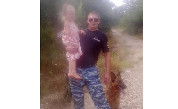 Найти заблудившуюся в крымском лесу девочку помогла овчарка Берта