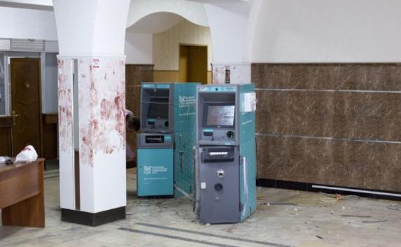 ​Грабители взорвали банкоматы в симферопольском университете