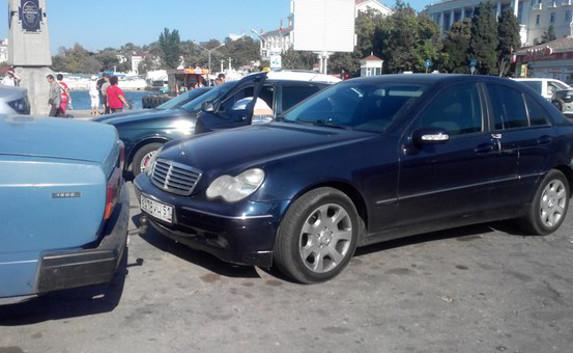 «Гении» парковки в Севастополе — фотоподборка