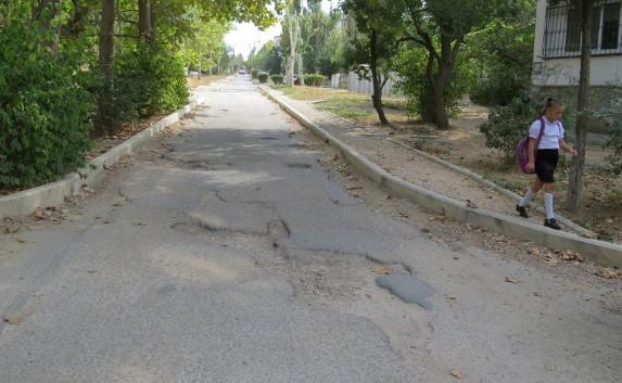 Ремонт дороги на проспекте Победы не могут завершить почти год