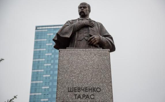 Памятник Тарасу Шевченко открыли в Новосибирске