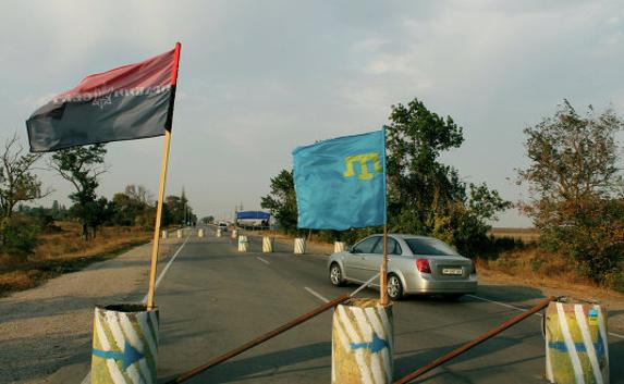 Украинские активисты бесчинствуют на границе с Крымом