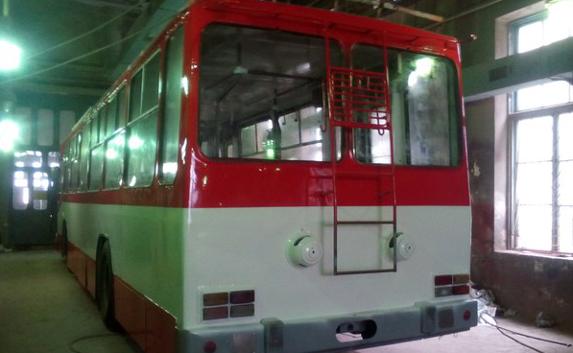 Троллейбус № 1408 ремонтируют в Севастополе