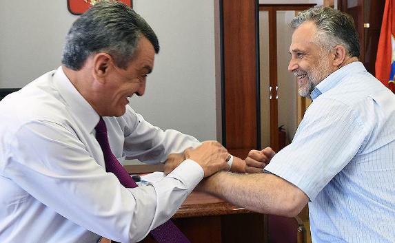 Сторонники Чалого хотят контролировать работу Меняйло