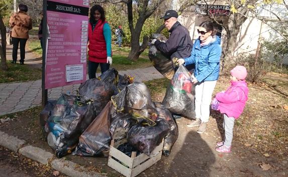 Пять тысяч севастопольцев пришли на «общегородской» субботник