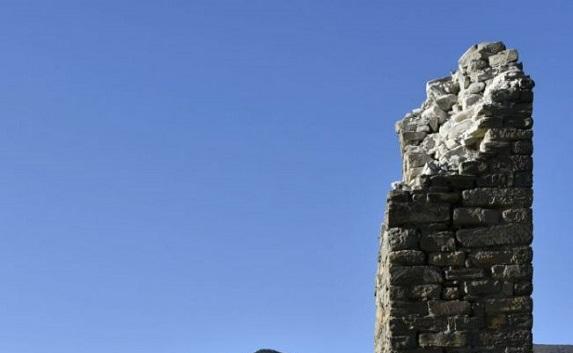 В Судаке обрушилась древняя башня