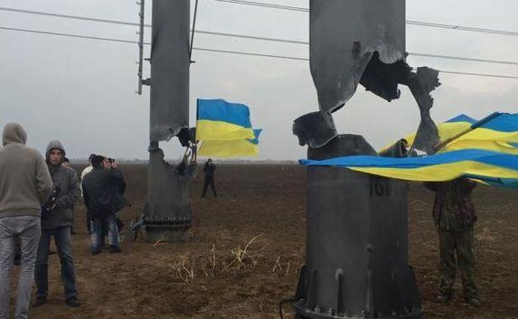 Участники блокады Крыма не намерены покидать границу