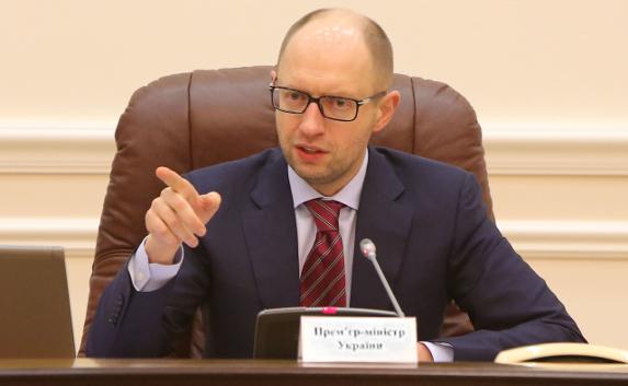 Яценюк выступил за немедленную подачу электроснабжения в Крым