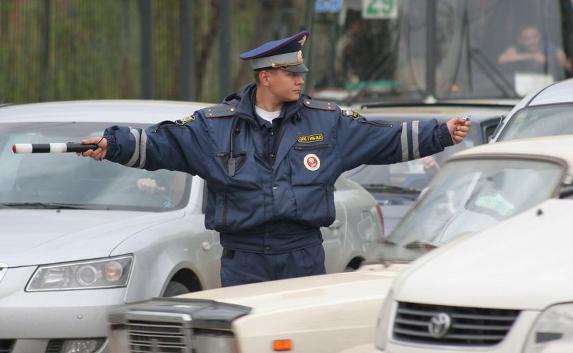 Твоя моя не понимай: водители в Севастополе учатся языку жезла