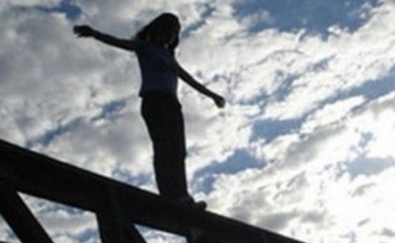 Самоубийство совершила 14-летняя девочка в Крыму