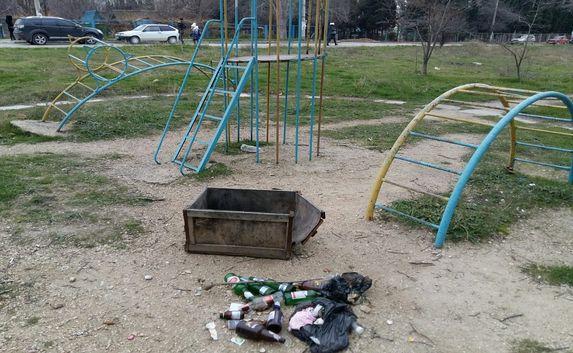 Детская площадка возле детсада на ПОР превратилась в наркопритон