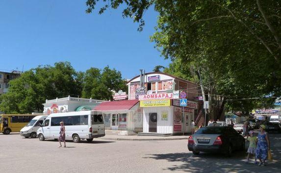 Торговый комплекс на площади Захарова закрыт по решению суда