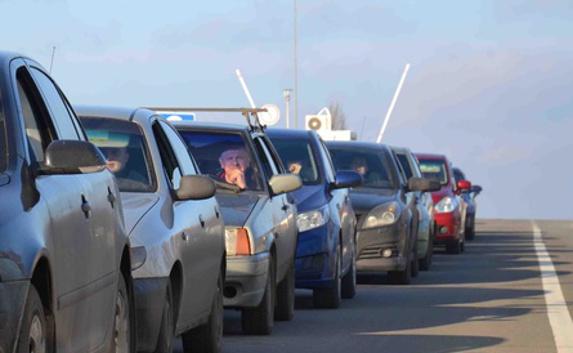 Украина сообщает о скоплении машин на границе с Крымом
