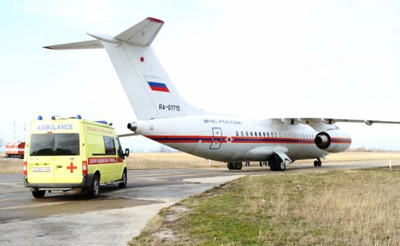 Тяжелобольного младенца отправили на самолёте МЧС в Москву