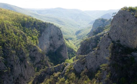 Возле Большого Каньона в Крыму турист сорвался в ущелье