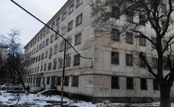 В общежитиях СевГУ ослаблен «тюремный» режим