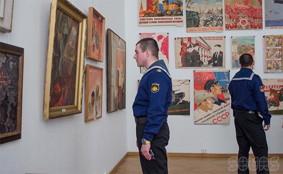 Выставка ко Дню защитника Отечества открылась в севастопольском музее