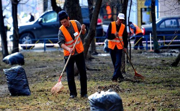 В ГУПах нехватка дворников, но полный набор админперсонала